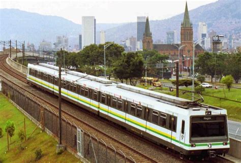 Metro De Medellin Medellín Colombia Qué Ver Hacer Y Visitar