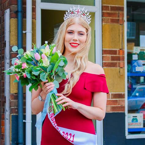 Skegness Butlins Worker Wins 202021 Miss Lincolnshire Crown