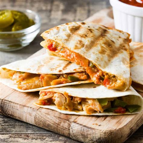 Ask almost anyone who's had a taco bell quesadilla and they'll agree: Taco Bell Quesadilla & Sauce Recipe (CopyCat) » Recipefairy