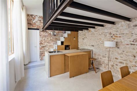 Ces professionnels demeurent à votre écoute afin de vous proposer un logement avec une ou plusieurs pièces au cœur. Atelier transformé en loft à Paris