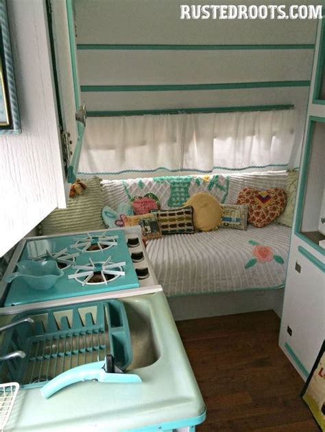 30 Comfortable Vintage Camper Interiors That Will Make You Want To