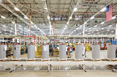 Three Ways to Bring Manufacturing Back to America | Washington Monthly