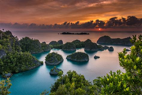 Destinasi Wisata Alam Di Pulau Papua Yang Wajib Dikunjungi Sumbar Travel Page