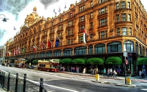Luxurious Facts About Harrods Fact City