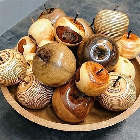 Some wooden apples : woodworking
