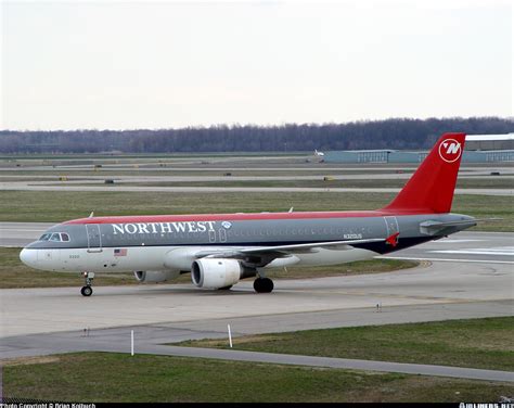 Airbus A320 211 Northwest Airlines Aviation Photo 0556801