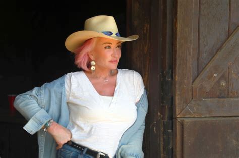 Tanya Tucker Readies First Album In 17 Years Releases New Song The