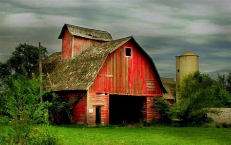 Why Are Most Barns Red At Howstuffworks
