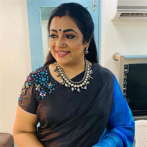 actress poornima bhagyaraj hd photos and wallpapers march 2020 gethu cinema