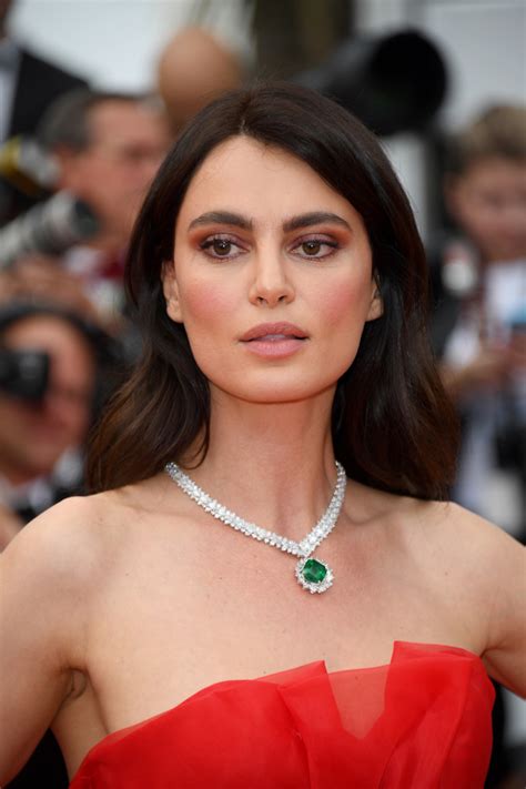 catrinel marlon menghia la cannes 2018 bijuteriile cu care a facut senzatie pe covorul rosu