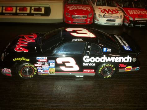 Driving with an open faced helmet, he didn't. 238 best images about Dale Earnhardt SR on Pinterest ...