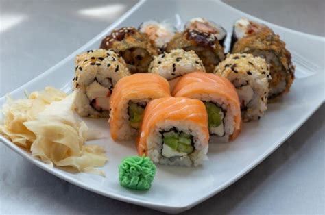Premium Photo Sushi Roll Sushi With Prawn Avocado Cream Cheese Sesame
