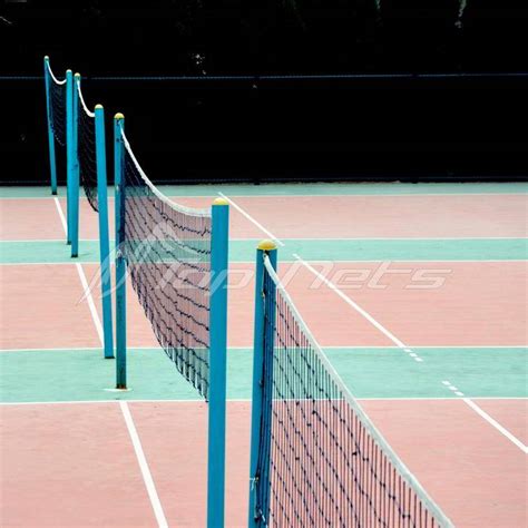 Badminton ist eine hallen & rückschlagsportart, die mit einem federball und badmintonschläger auf einem 13,40 m langen und 5,18 m (doppel 6,10 m) großen spielfeld, gespielt wird. Badminton Net - 20ft Singles Regulation - Top Nets