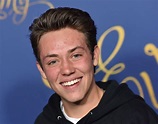 Ethan Cutkosky Net Worth, Wealth, and Annual Salary - 2 Rich 2 Famous