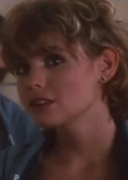 Fan Casting Tracy Pollan As 80s In Which Actress Shouldve Played Bee