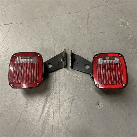Grote 5370 5371 Tail Light Set W Bracket And Pigtail Pif Parts