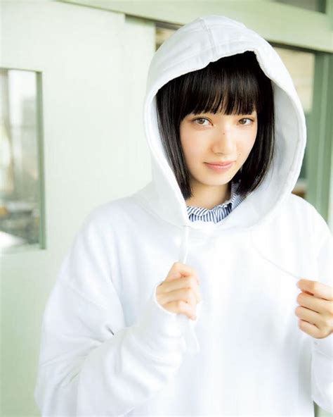 画像に含まれている可能性があるもの 1人、クローズアップ Nana Komatsu Fashion Komatsu Nana Hoodie Fashion