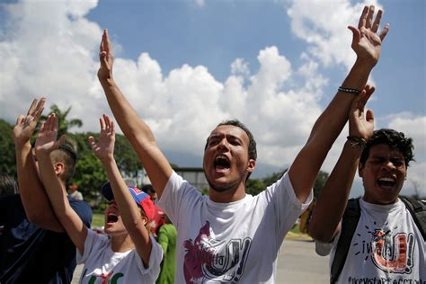 Venezuela Is On Edge After A Referendum To Remove Nicolas Maduro Was Blocked Business Insider