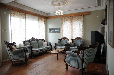 With ali atay, ahmet mümtaz taylan, serkan keskin, cengiz bozkurt. 6 mı Milyon Dolar? Leyla ile Mecnun Dizisindeki Efsane Ev ...