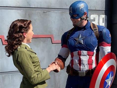 Video Sweet Interaction Between Theme Park Captain America And Fan