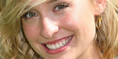 Smallville Actress Allison Mack Charged With Recruiting Slaves For