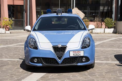 Le Nuove Alfa Romeo Giulietta Della Polizia Stradale Le Foto Formiche Net