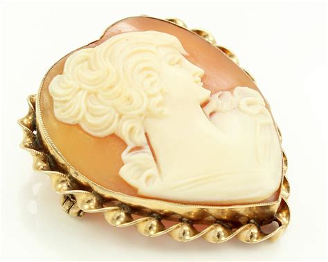 Heart Shaped Cameo Brooch Pendant Vintage 10k Rosy Yellow Gold Hand