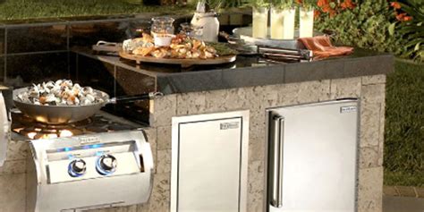 The Best Outdoor Refrigerator Brands For Your Outdoor Kitchen