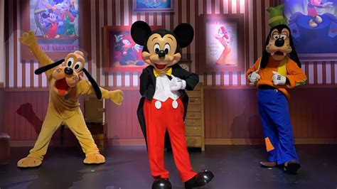Photos Video Mickey Pluto And Goofy Take The Stage For Special