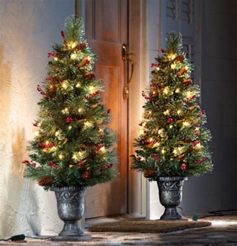 Top Outdoor Christmas Tree Decorations Christmas