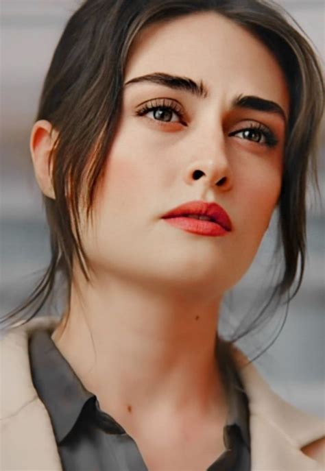 Ertugrul Ghazi Actress Esra Bilgic Best Photography In 2020 Esra