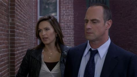 Pin By Dee On Liv And El And Chriska Law And Order Svu Benson And