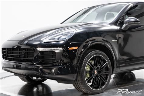 The 2017 porsche cayenne owner's manual contains information on the operation and location of controls, a maintenance schedule and specific technical information like recommended fluid types, light bulb part numbers and electronic system controls. Used 2017 Porsche Cayenne S E-Hybrid For Sale ($45,993 ...