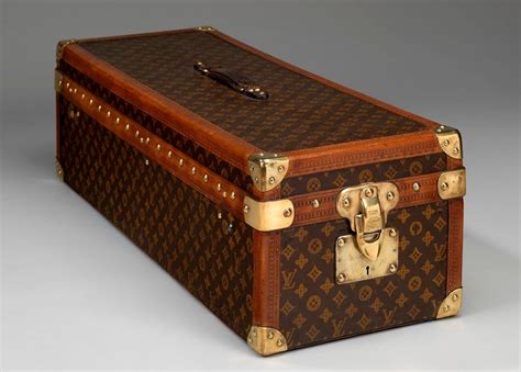 Louis Vuitton Encyclopaedia Cigar Trunk At 1stdibs Lv Cigar Box