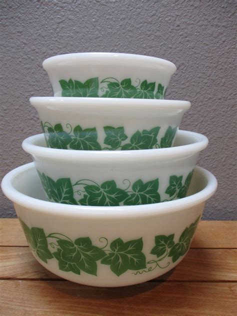 Vintage Hazel Atlas Ivy Nesting Mixing Bowls Set Of Milk Etsy