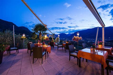 Romantische Terrasse Hotel Lagrein Scena Schenna • Holidaycheck Südtirol Italien