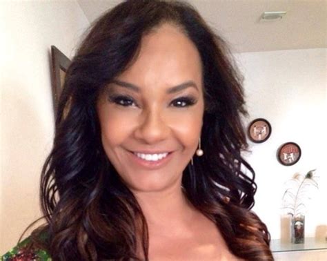 A atriz solange couto permanece internada no centro de tratamento intensivo (cti) de um hospital particular na barra da tijuca Após cirurgia, Solange Couto tranquiliza fãs - Área VIP