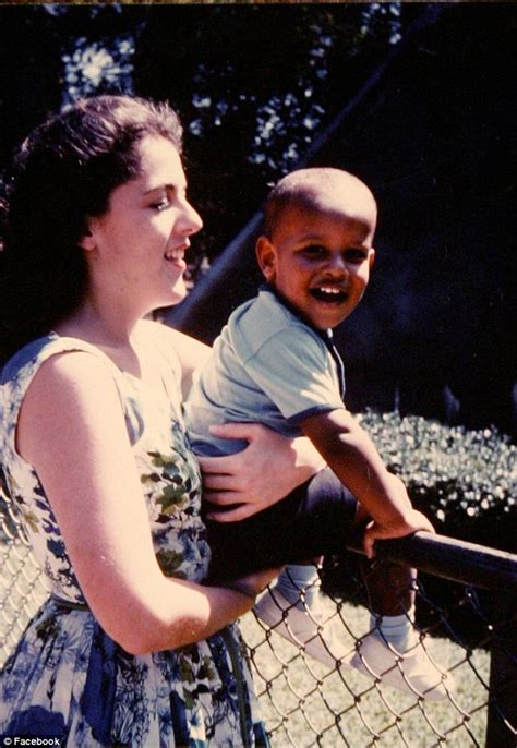 Barack Obama Makes A Facebook Tribute To Michelle And Moms Everywhere