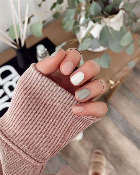 makayla jividen on instagram “latest mani with my home gel polishes 🤍 went for something that