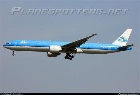 Ph Bvf Klm Royal Dutch Airlines Boeing 777 306er Photo By Andre Giam