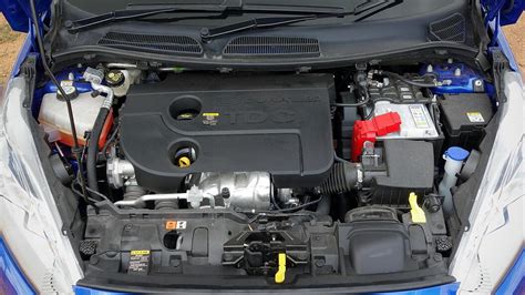 Ford Fiesta 2014 2016 Photo Facelift Engine Bay Image Carwale