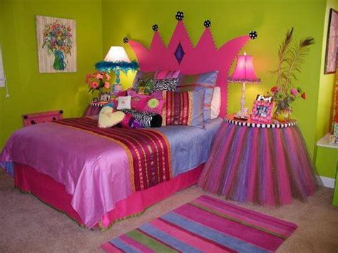 12 brilliant ideas for your small bedroom. 20+ Creative Headboard Decorating Ideas - Hative