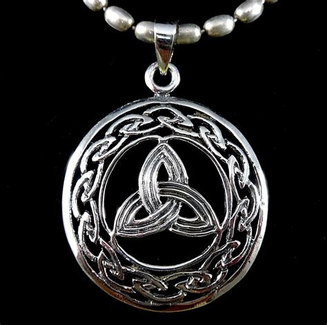 Solid 925 Sterling Silver Celtic Knot Round Trinity Triquetra Pendant