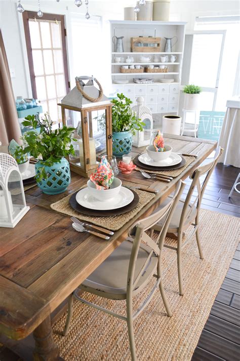 Farmhouse Dining Table Decor Ideas