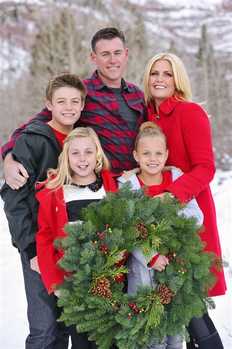 20,000+ best christmas pictures in hd. Family Picture Outfits by Color Series-Red - Capturing Joy ...