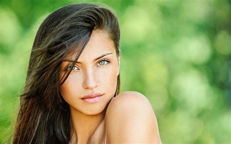 2560x1600 Women Model Brunette Long Hair Women Outdoors Face Portrait