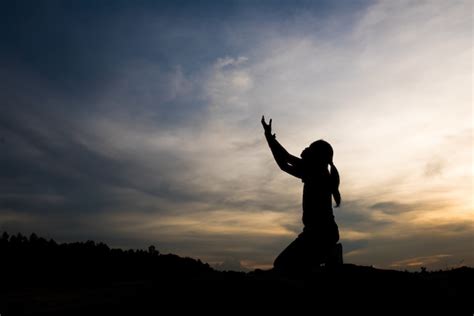 Free Photo Silhouette Of Woman Praying With God
