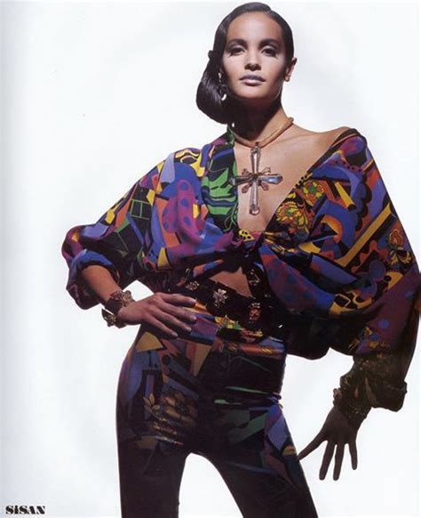 Pin By Chatona Mcdaniel On Stylish Perfection Gianni Versace Fashion