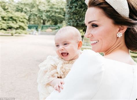 Kate Middleton Pur Si Simplu Radiaza De Cand A Devenit Mamica Pentru A