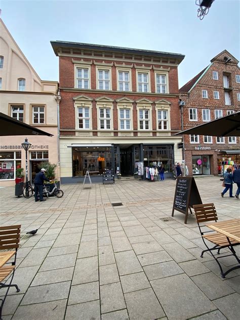 Mit town & country können sie ihre wünsche rund um den hausbau verwirklichen. Verkaufsfläche in Lüneburg, 74 m²